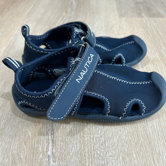 Boy’s Nautica Kettle Gulf Water Shoe Navy Blue Size 10 - Picture 2 of 8